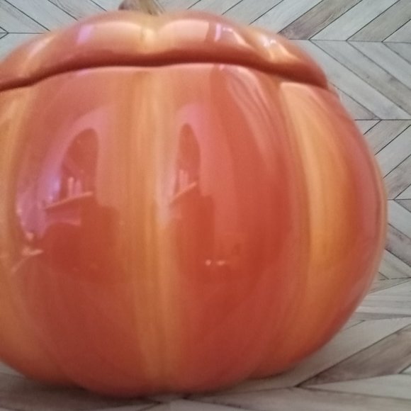 Ceramic Pumpkin jar for all seasons - Picture 12 of 12